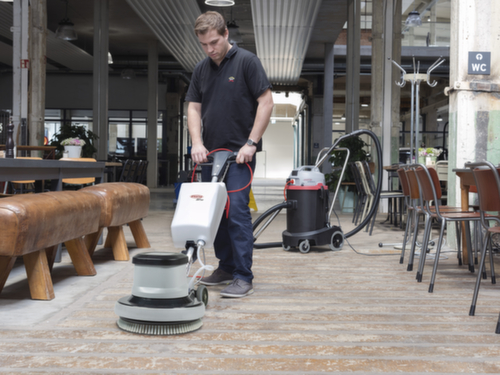 Einscheibenmaschine EM 17 EVO mit Schrubb- und Shampoonierbürste, Leistung 1200 W Milieu 2 L