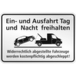 Hinweisschild SafetyMarking®, "Ein- und Ausfahrt Tag und Nach freihalten"